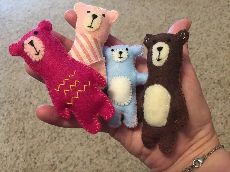 Easy Felt Teddy Bear Sewing Craft (with Pattern!)