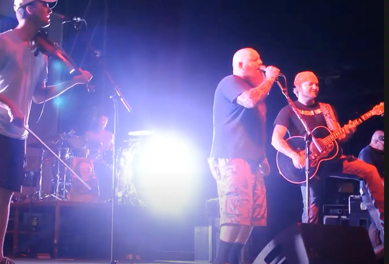 (VIDEO) Stoney LaRue and Brandon Jenkins sing "Down in Flames"