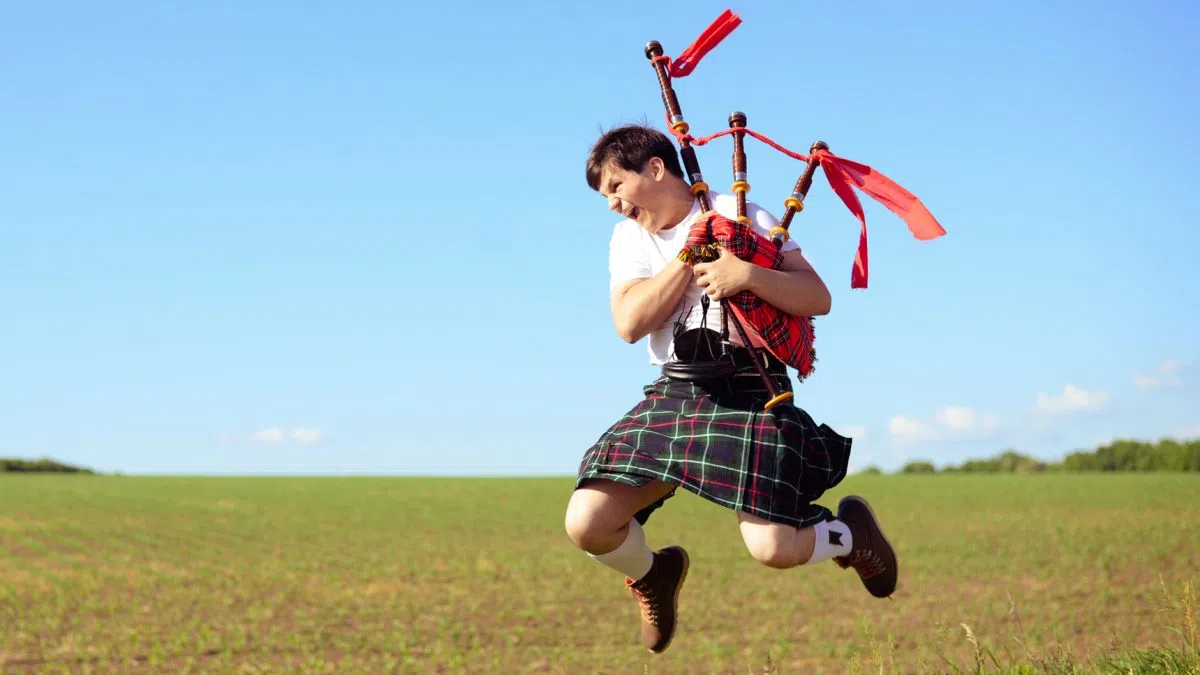 Seniors Prank Principal By Hiring Bagpiper To Follow Him Around School