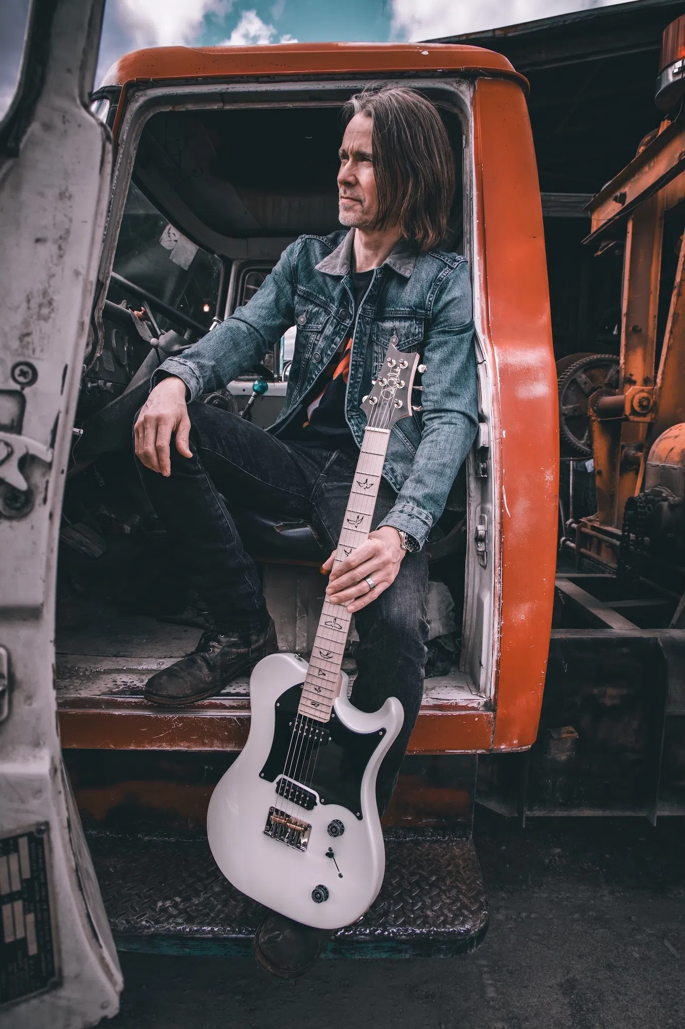 Myles Kennedy Releases New Song Called “Nothing More To Gain” [VIDEO