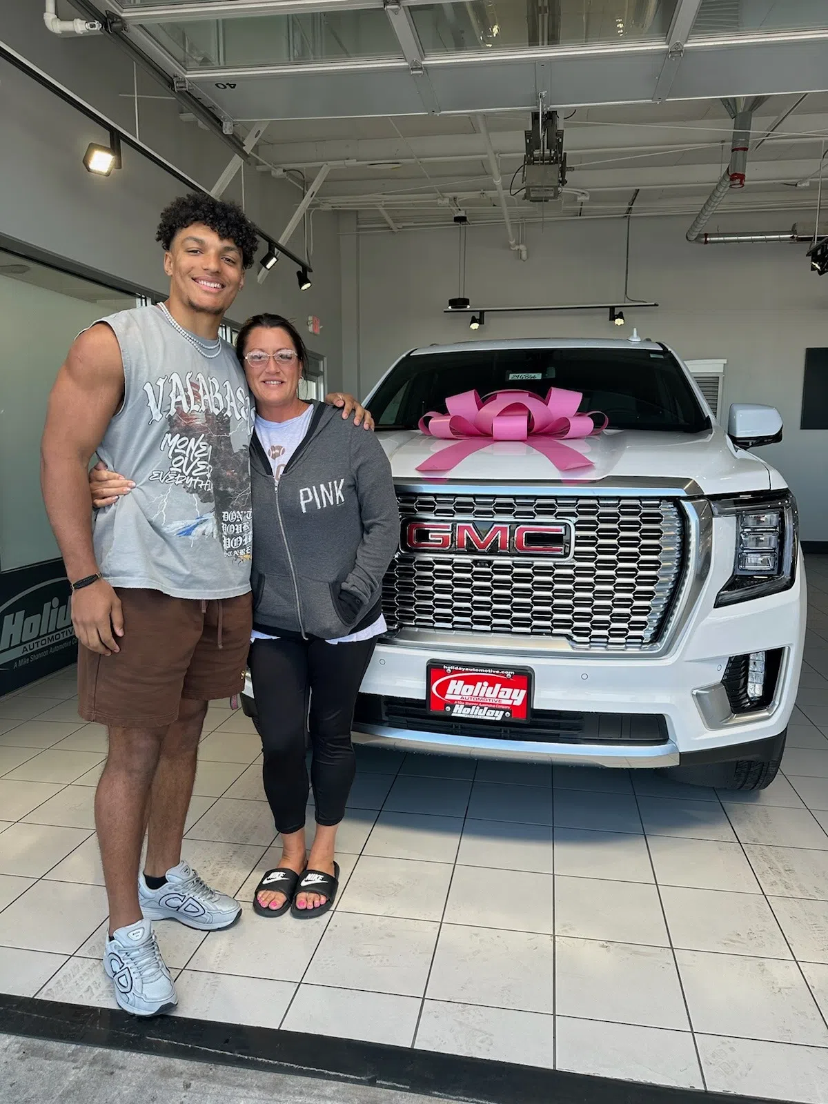 Fond du Lac Native and NFL Draft Pick Braelon Allen Buys Mom a New SUV [VIDEO] The Score