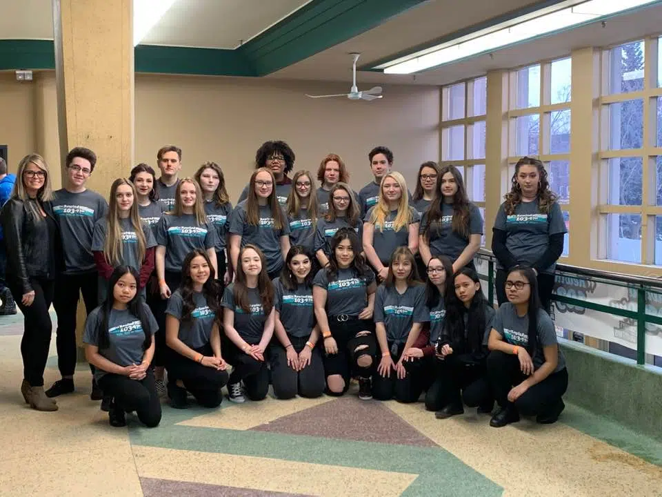 LOCAL STUDENTS PERFORM WITH FOREIGNER 