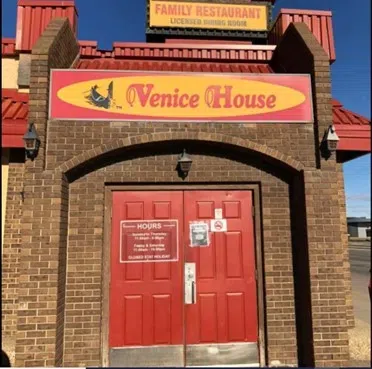 Best Family Restaurant: Venice House on Central