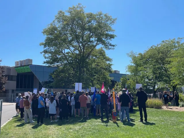 OPSEU rally marks the first day of classes at Loyalist College