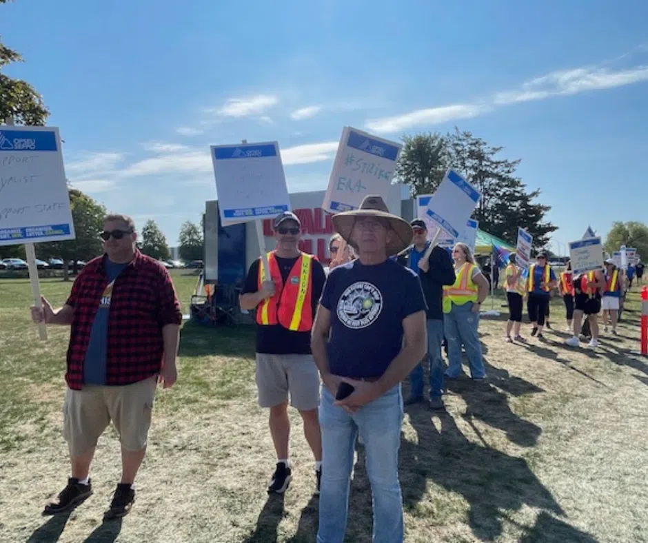 Classes continue as OPSEU support staff strike begins