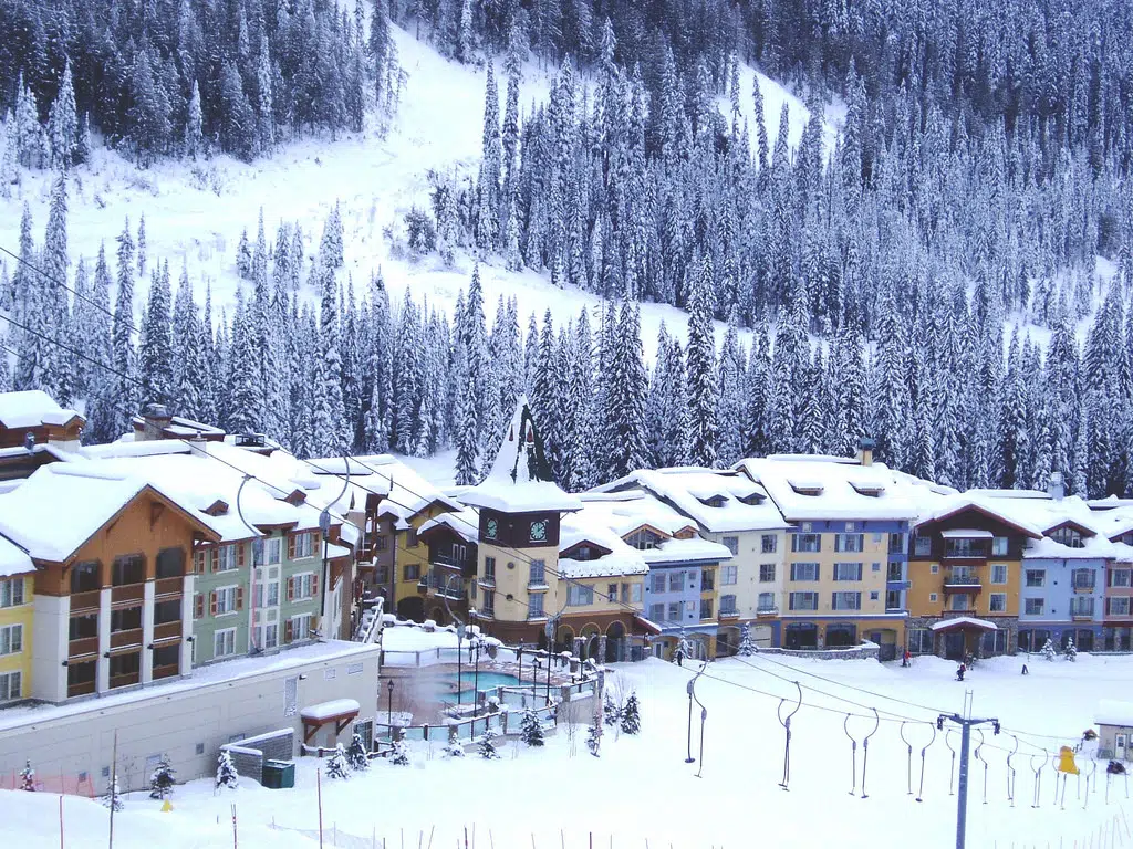 'Good luck and good management' the reason for no large COVID outbreak at Sun Peaks, mayor says