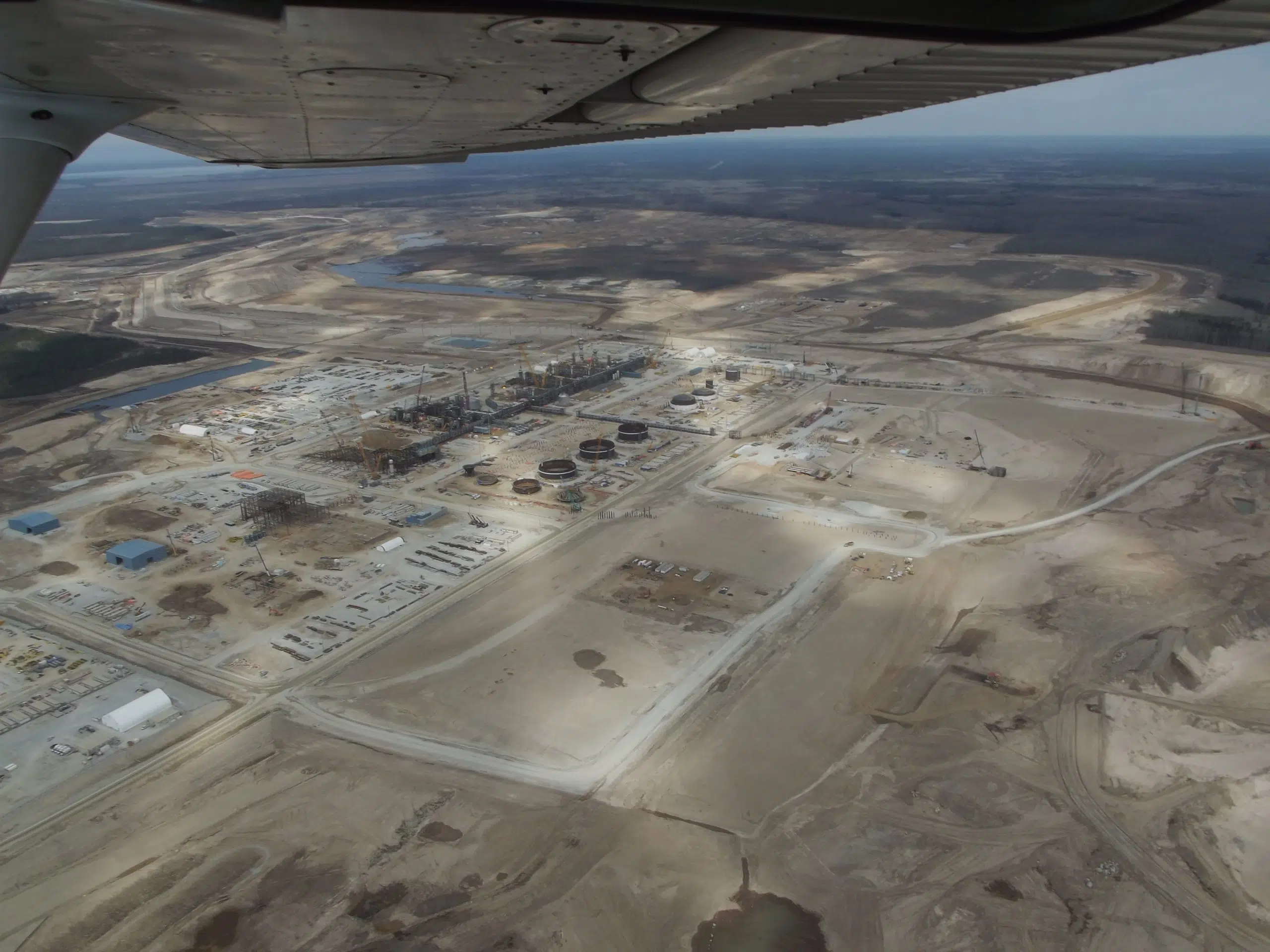 Interior Health warns residents of COVID-19 outbreak at oil sands work camp in Alberta