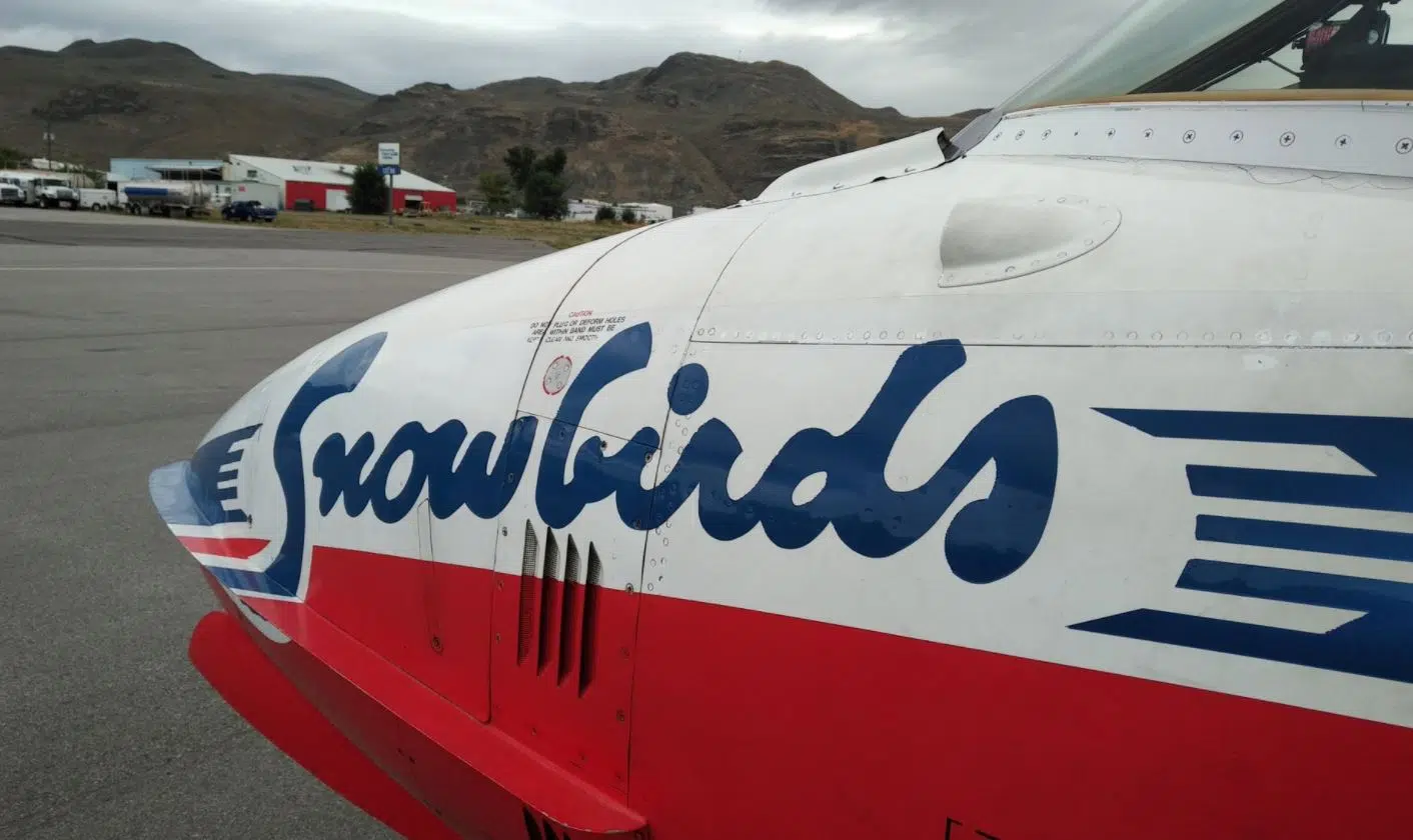 Moose Jaw mayor pleased to see two Snowbirds jets return to home base from Kamloops