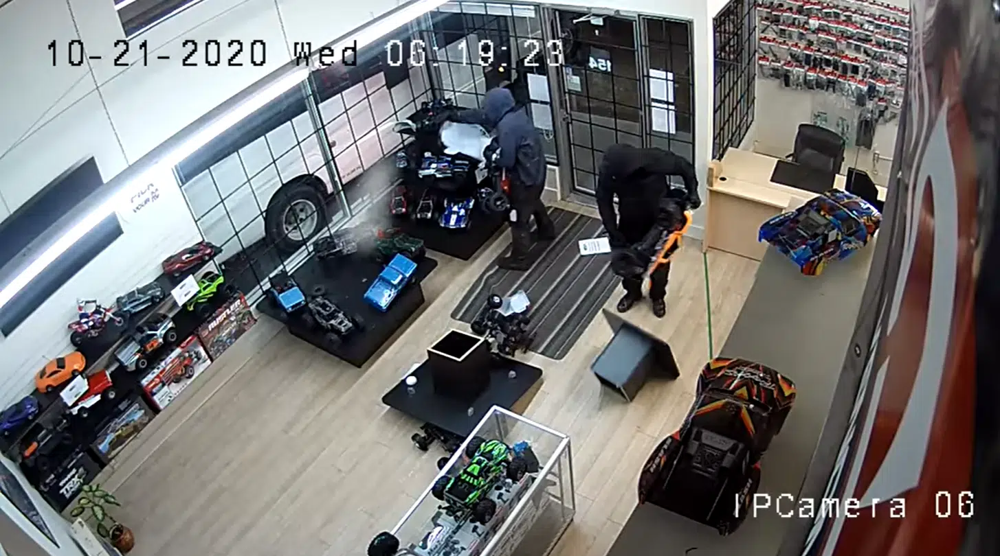 VIDEO: Robbery at downtown Kamloops business caught on camera; owners out $20,000 in gear