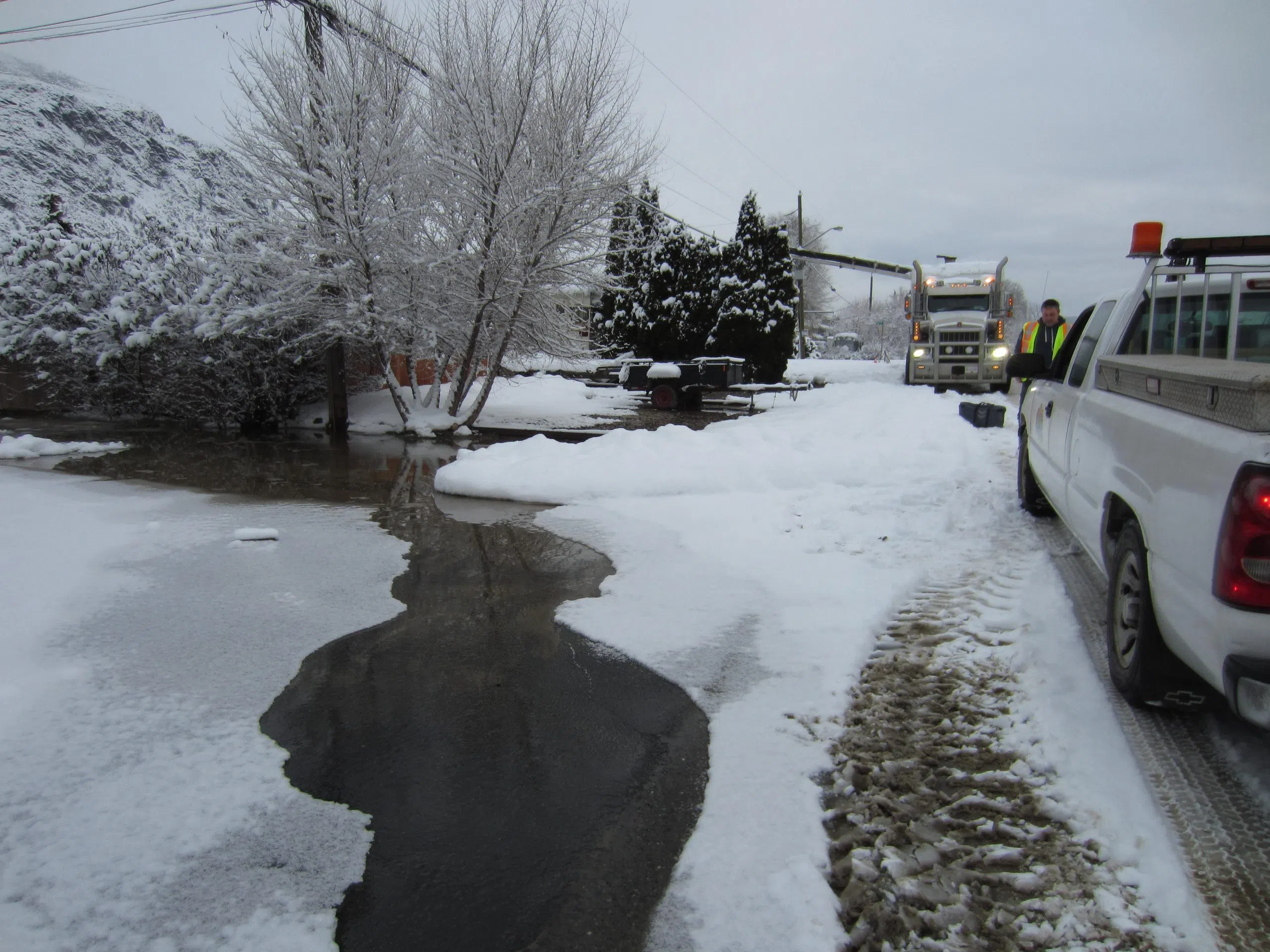 Thirteen Dallas properties without water today after water main break last night