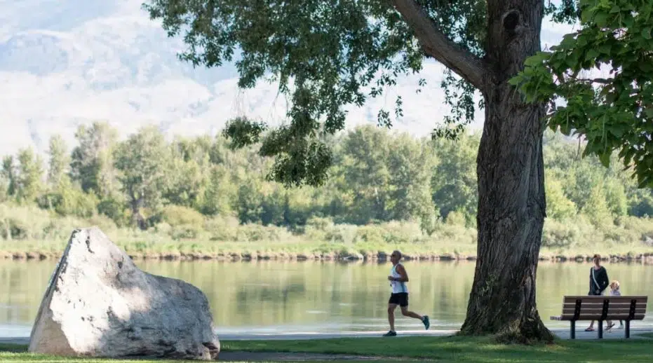 B.C. eases COVID-19 restrictions to allow outdoor social gatherings up to 10 people