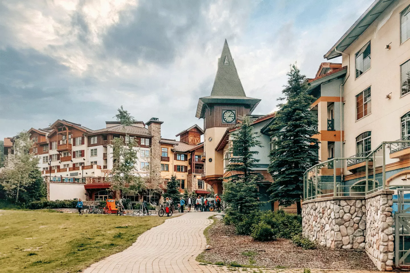 Successful but quiet first weekend in Sun Peaks after two-week long shutdown due to Embleton Mountain wildfire
