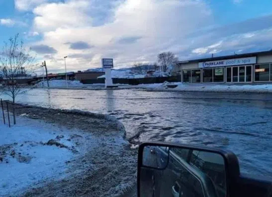 Kamloops crews working to repair water main break downtown