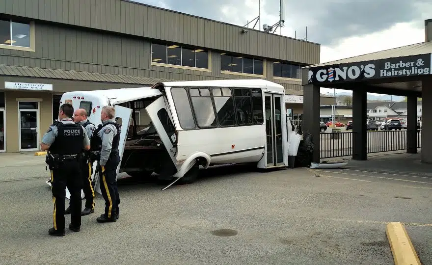 UPDATE - Woman taken to hopsital after bus crash at Brock Shopping Centre