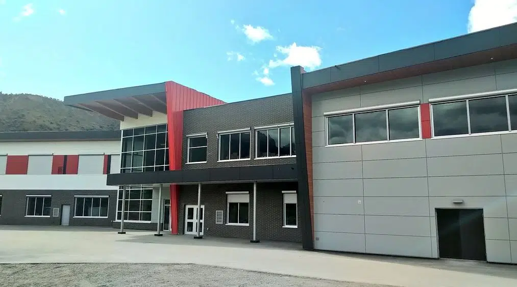 Students and staff move into new east wing at Valleyview Secondary School