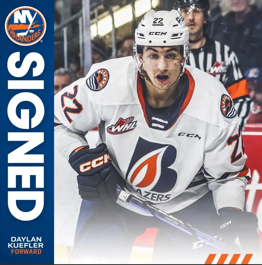 New York Islanders sign Blazers' forward Daylan Kuefler to NHL entry-level contract