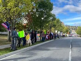 Kamloops Courthouse sees dueling protests over gender identity education in schools