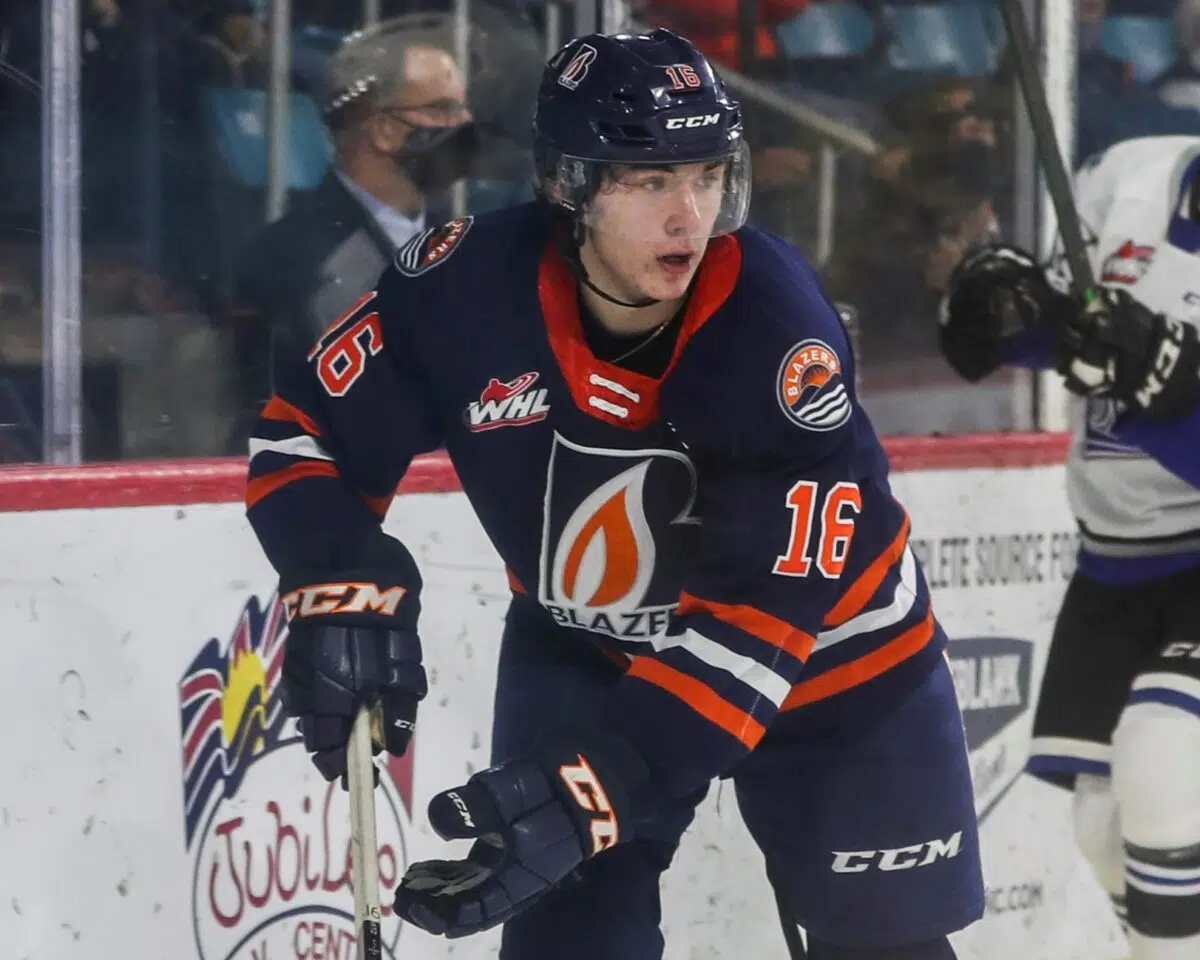 Toronto Maple Leafs send Fraser Minten back to WHL's Kamloops