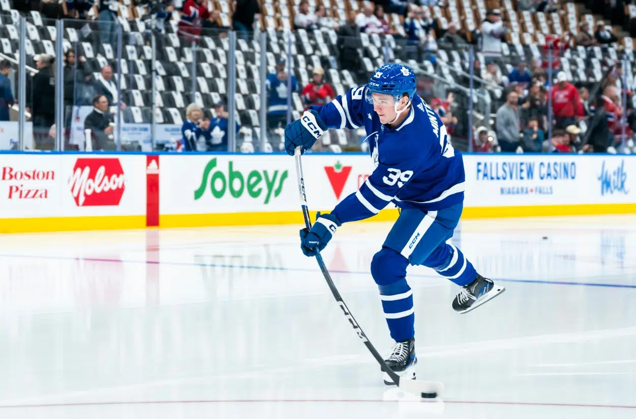 Fraser Minten makes highly anticipated NHL debut with Toronto