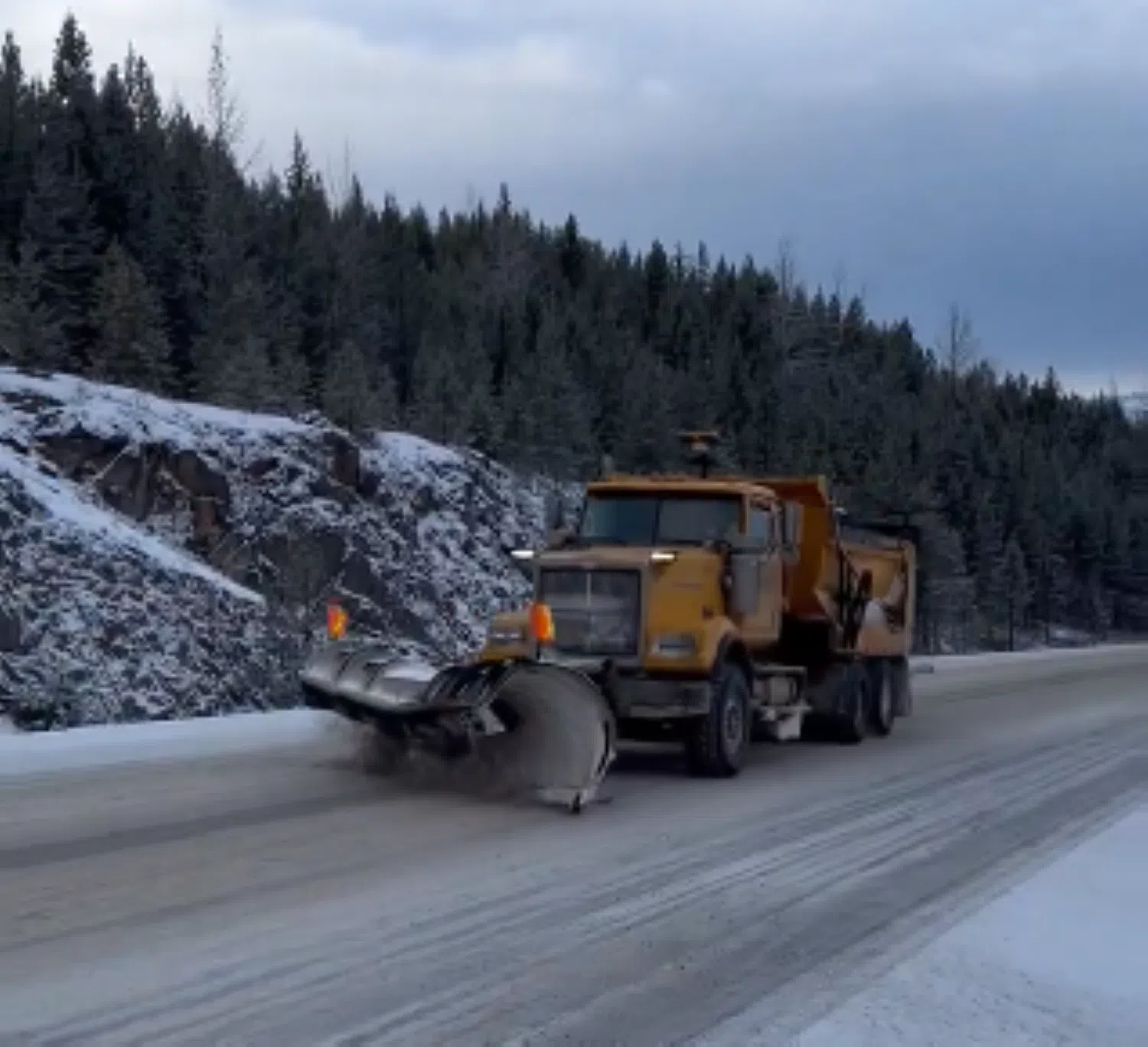 Heavy snowfall warning issued for Southern Interior highways