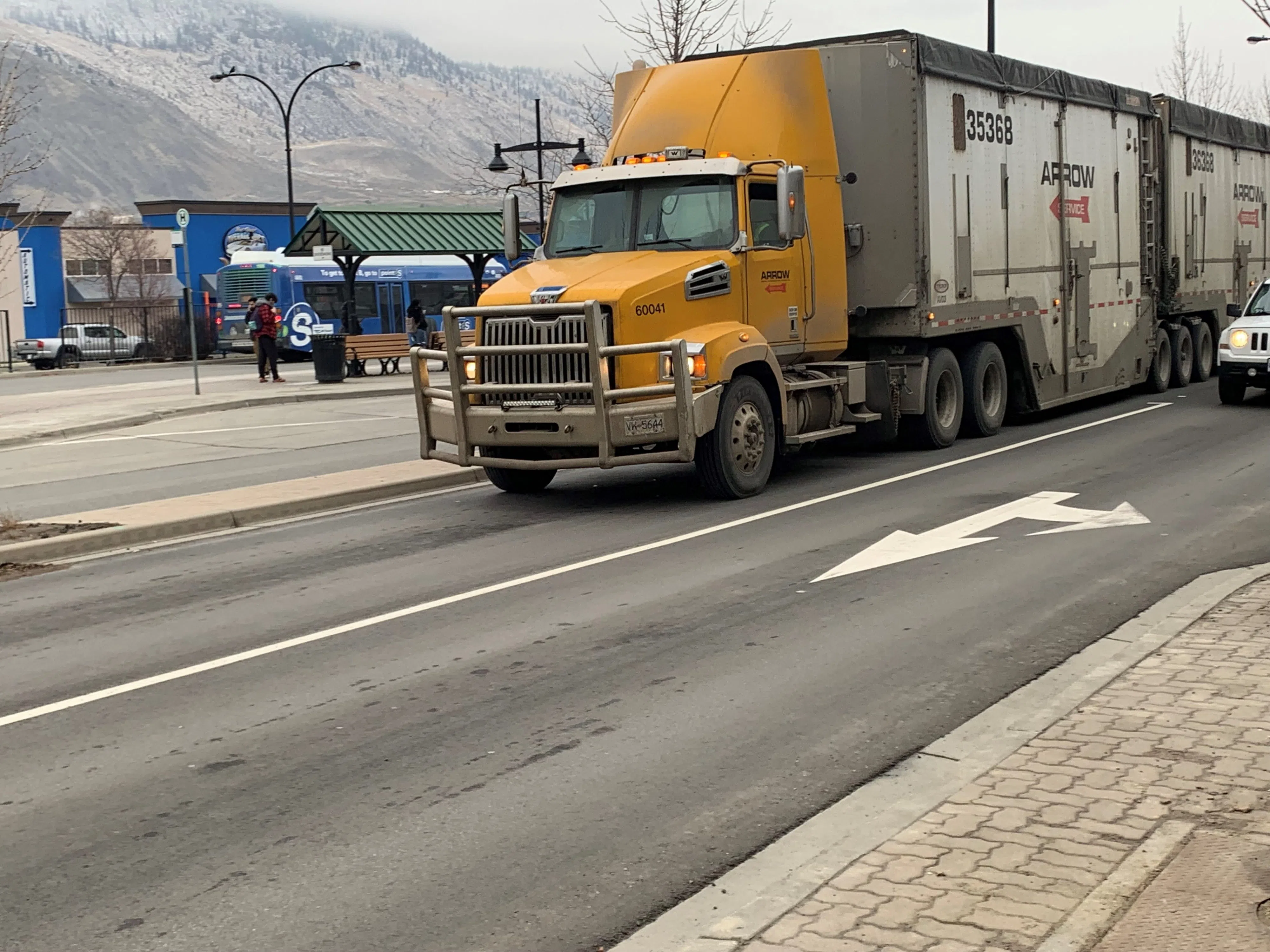 Commercial trucks resume using Lansdowne to traverse downtown Kamloops