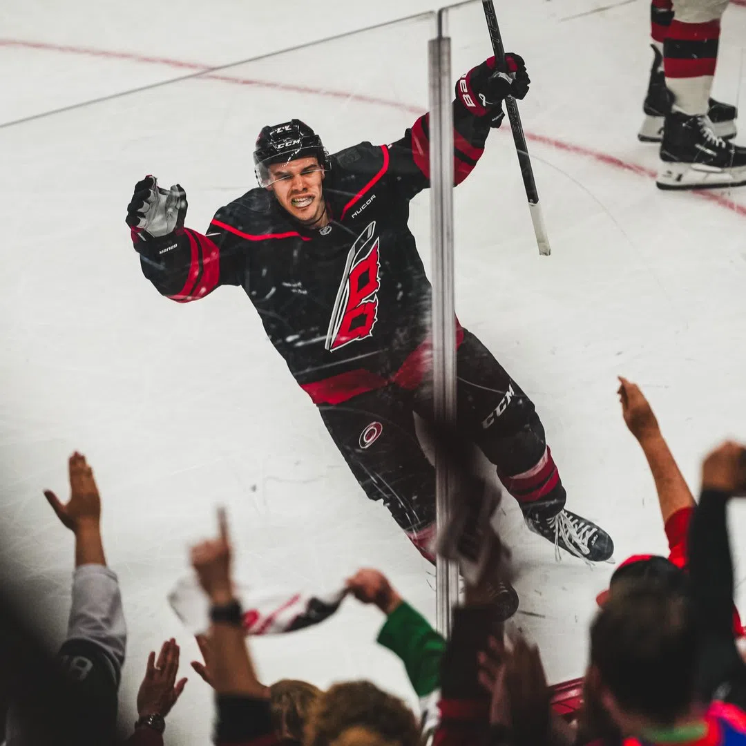Stankoven signs multi-year extension to stay with Hurricanes