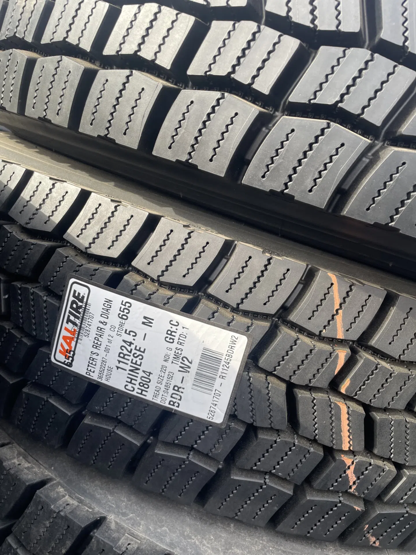 Forty tires worth over 11,000 stolen from Lloydminster Kal Tire