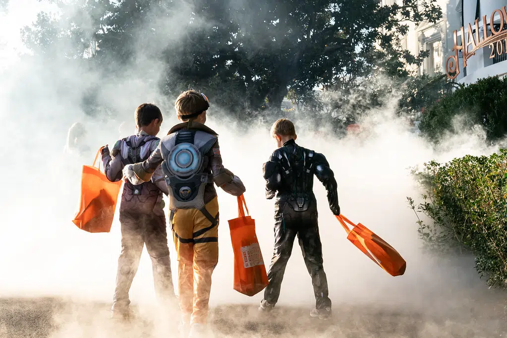 At what age should kids be allowed to trick or treat on their own ?