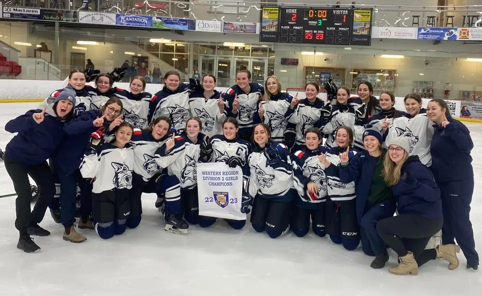 Clare/Par-en-Bas Girls Win High School Hockey Regionals