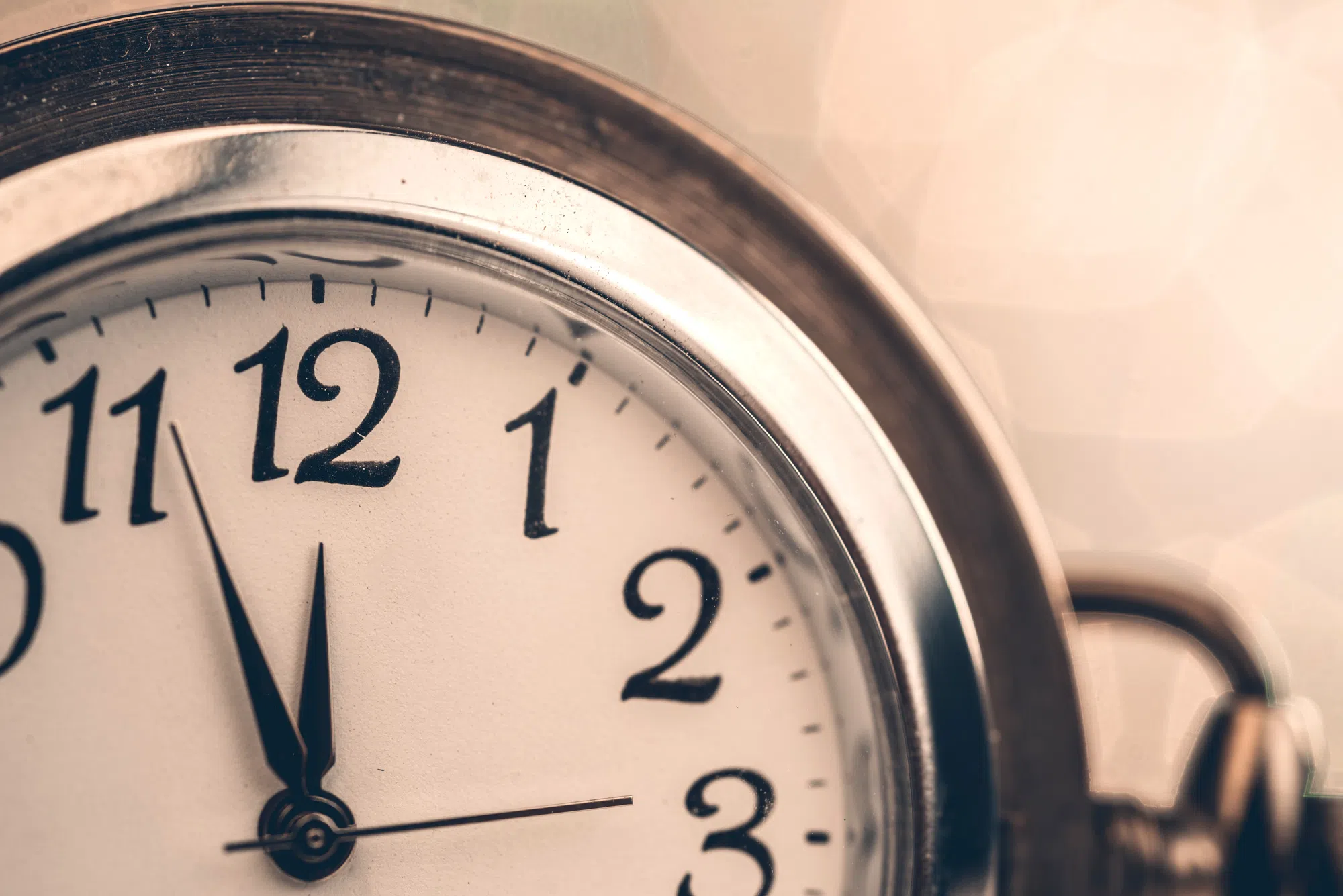 Alternatives to doomscrolling when you're bored.