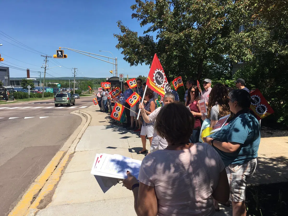 Problematic Pay System Prompts PSAC Rally