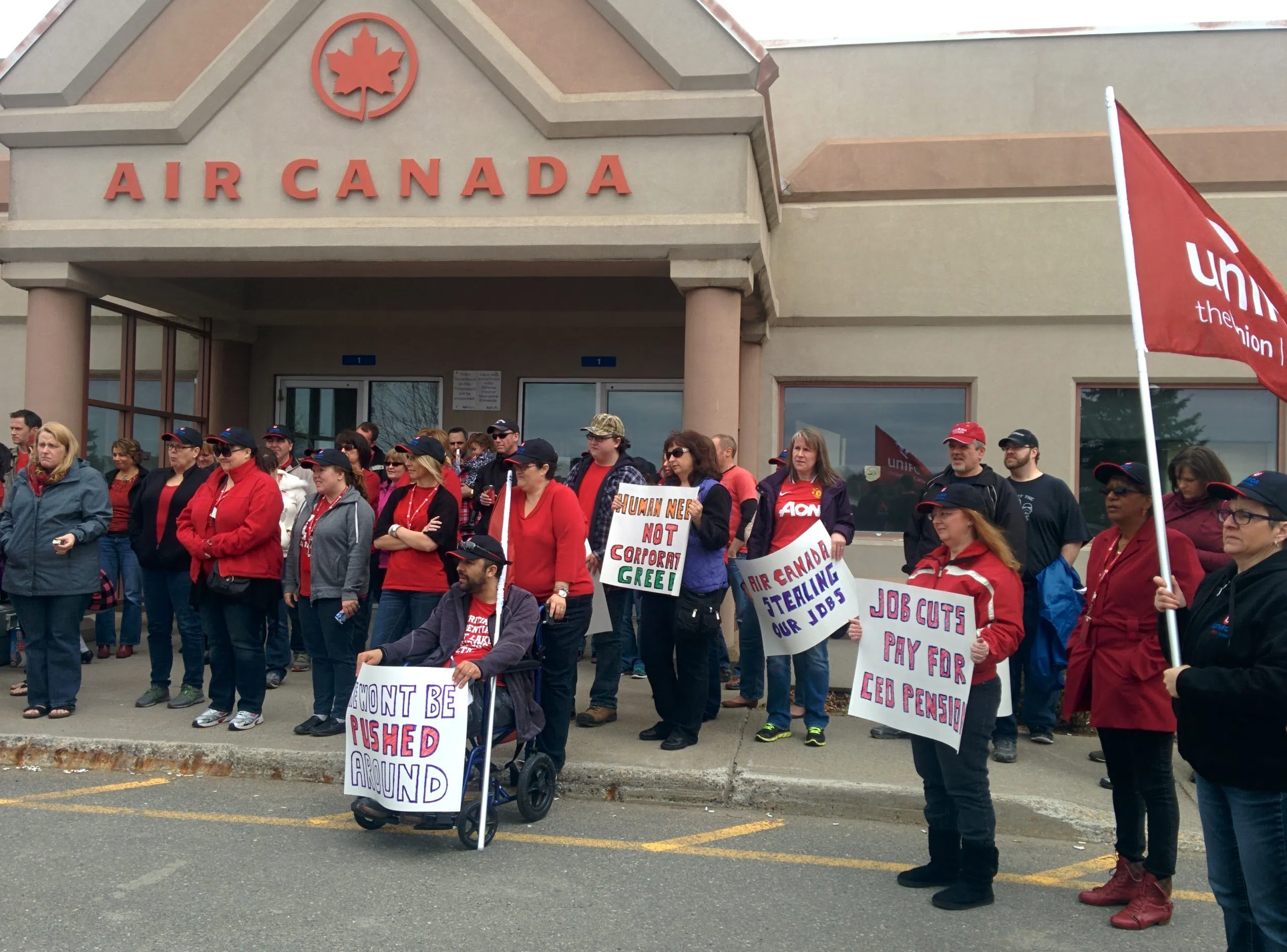 Air Canada Employees Rally Outside Millidgeville Call Centre