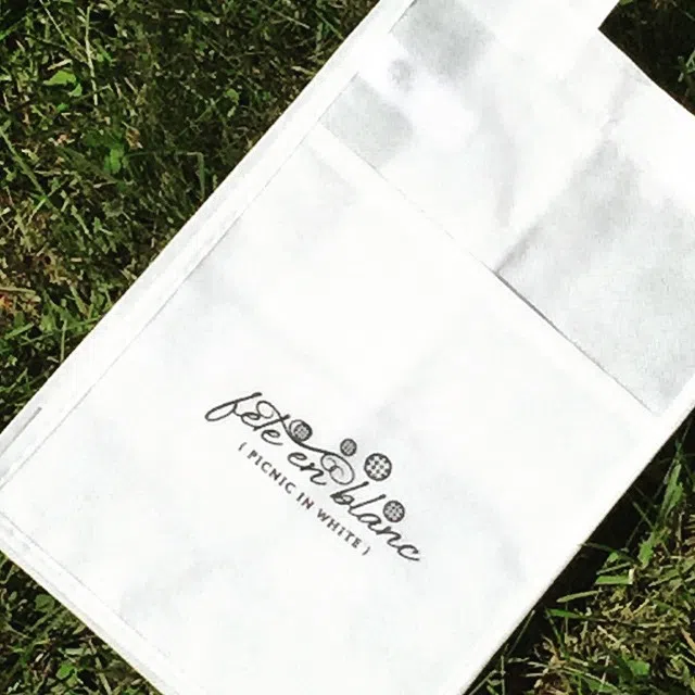 SJ's First Pop-Up Picnic In White Appears Somewhere Tonight