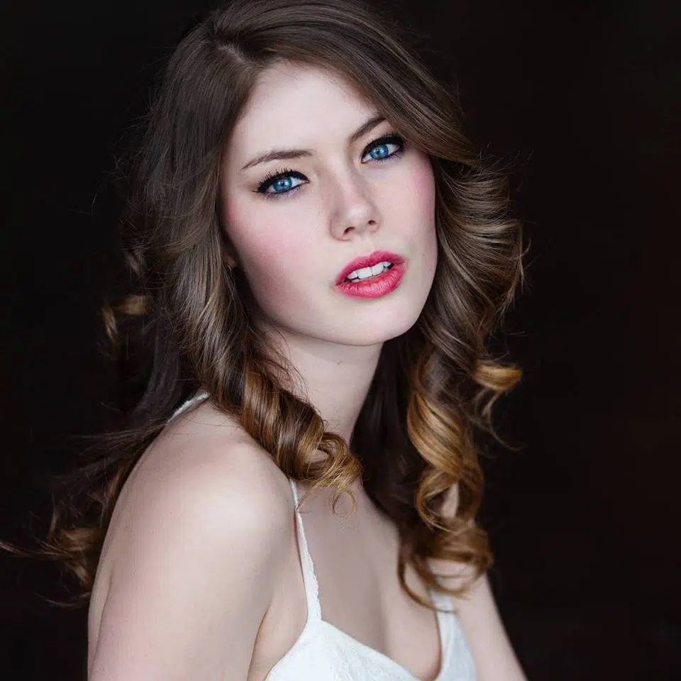 Local Model Laura McCavour Signs Modeling Contract In Toronto