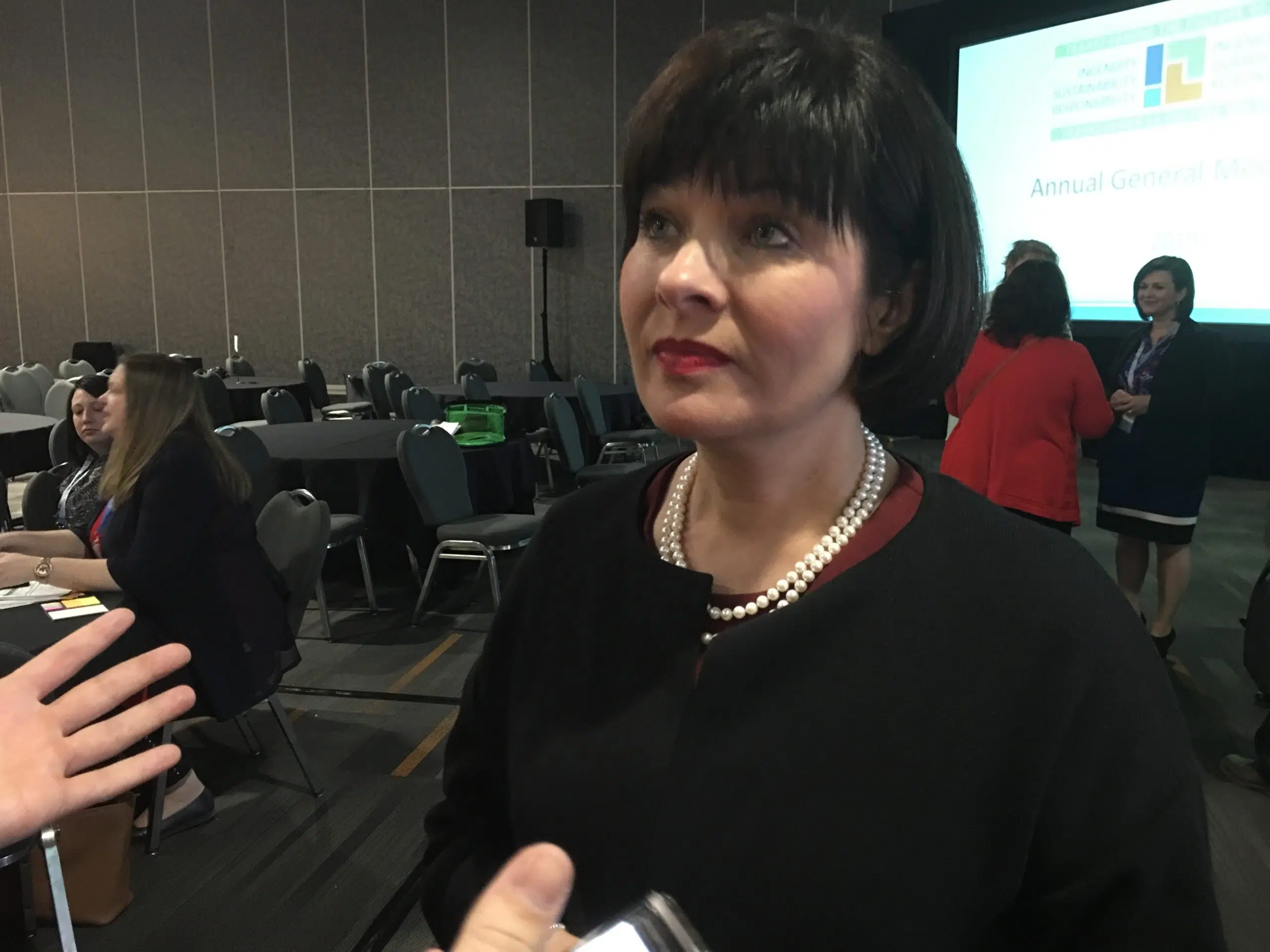 Federal Health Minister Addresses Nursing Home Association