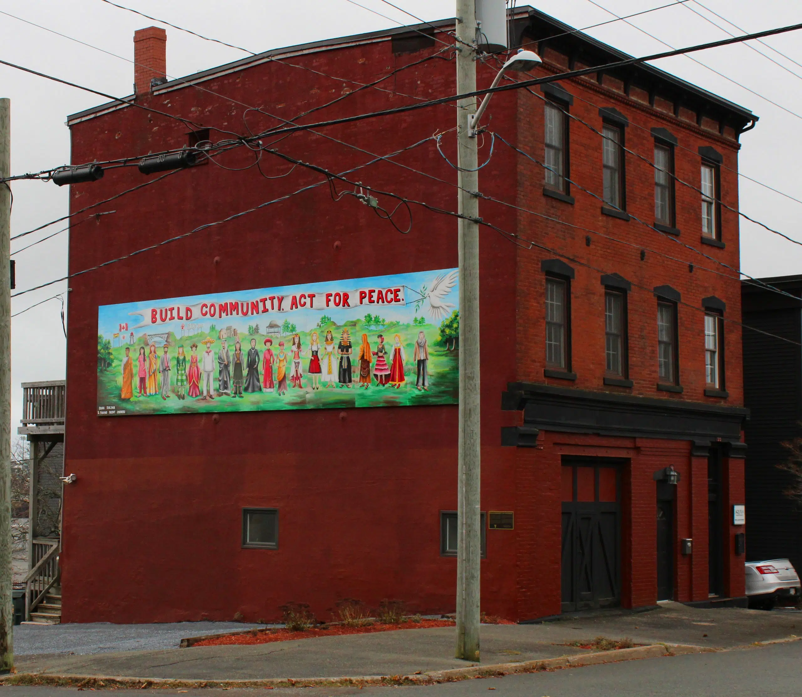 New Mural Encourages Community and Peace