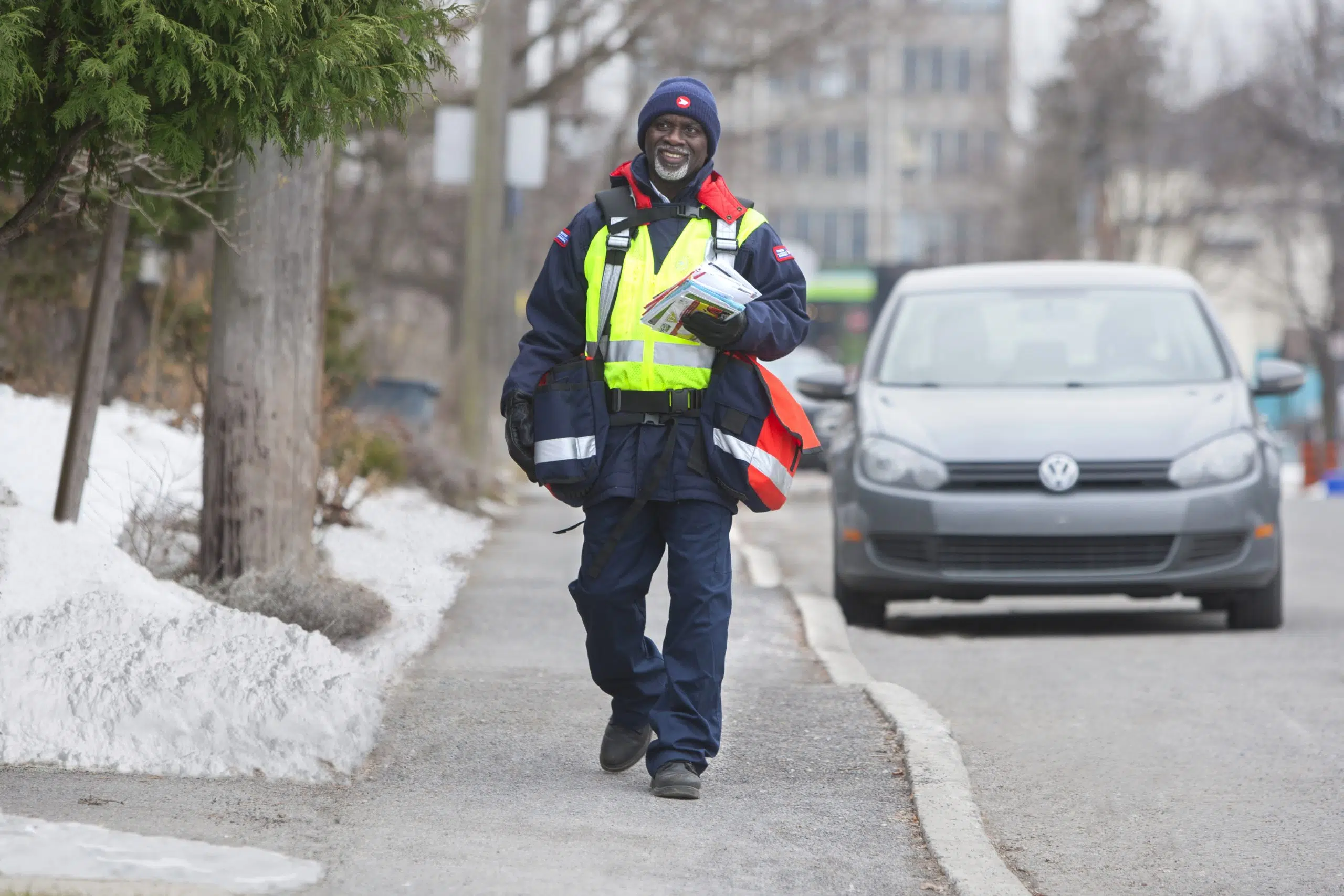 Canada Post Encourages Clear and Safe Walkways