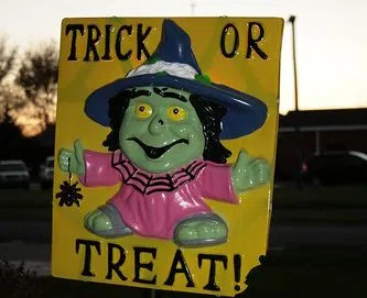 Tips For Trick-Or-Treating During A Pandemic