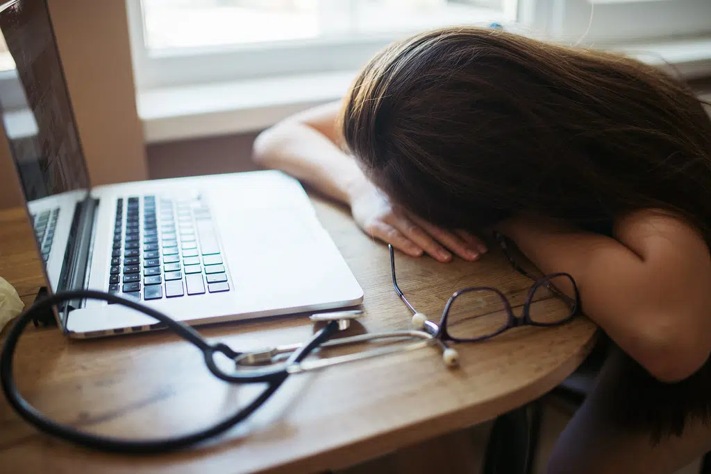 Survey Finds Canadians Experiencing Burnout