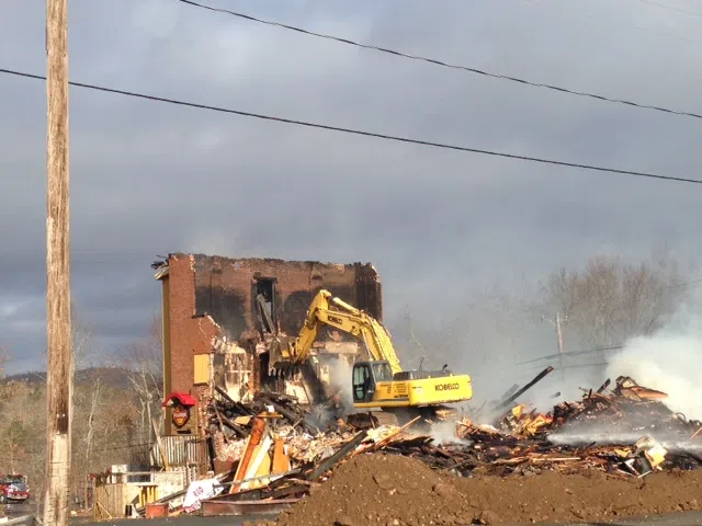 VIDEO:   Demolishing A Building Destroyed By Fire In Hampton