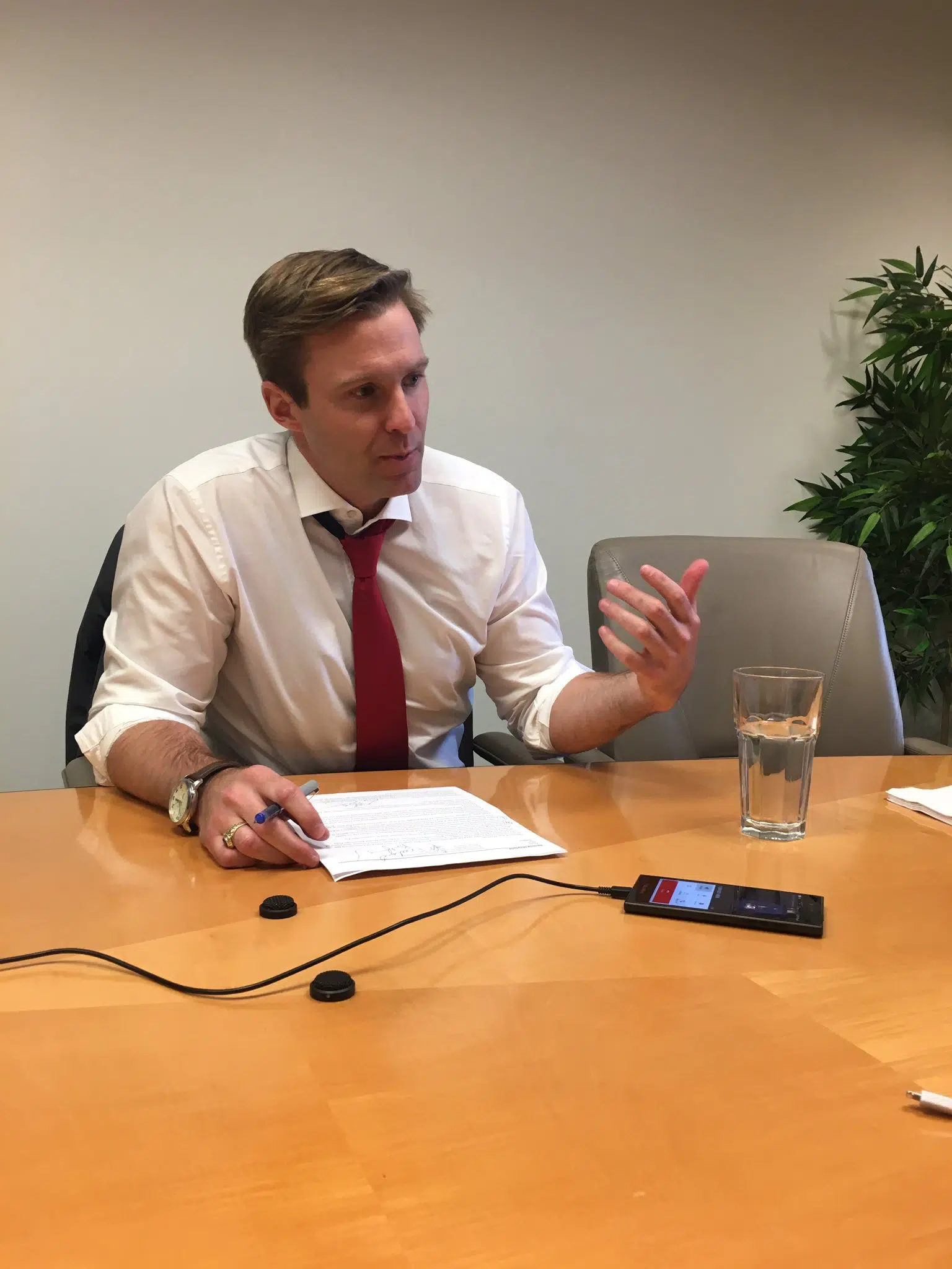 Premier Brian Gallant Meets With U.S. Secretary Of Commerce