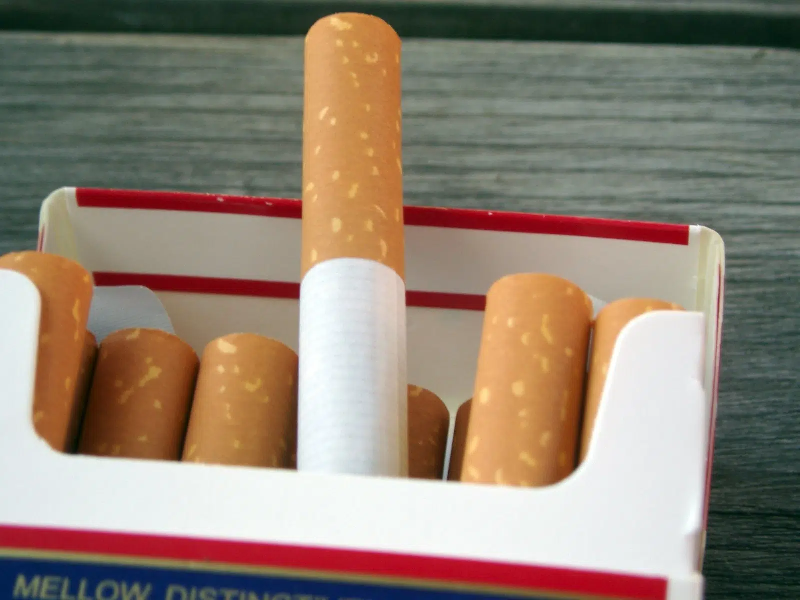 Most Corner Stores Check Age For Cigarettes: Province