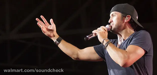 Luke Bryan Got A Boo Boo