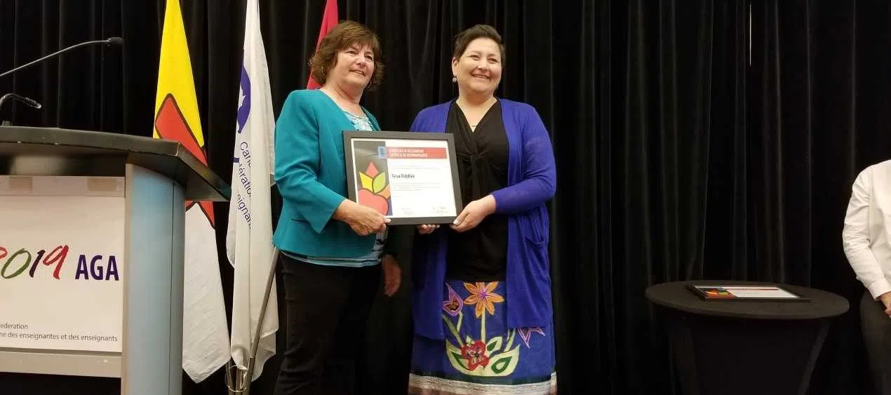 Local Indigenous Teacher Gets Award