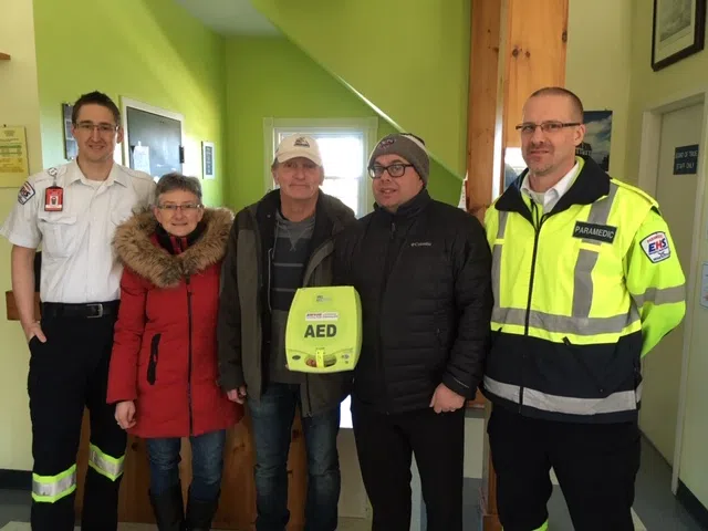 Defibrillator Donated To Lunenburg Visitor Information Centre