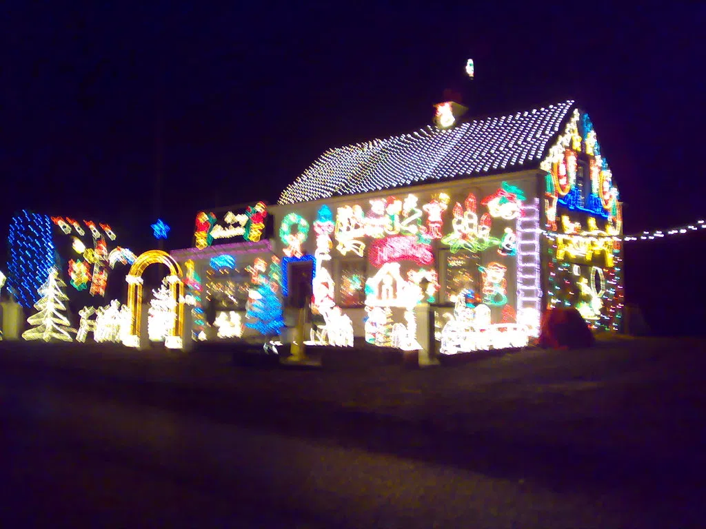 AUDIO: Dryden Kinsmen And Domtar Team Up For Christmas Tour Of Lights