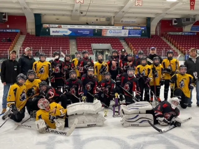 Red Lake Rebels Win Thunder Bay Tournament