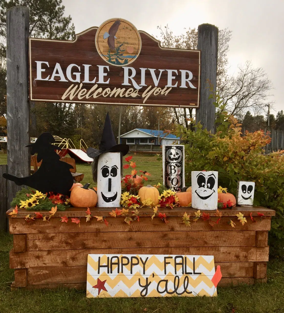 Eagle River Welcomes Halloween and Fall