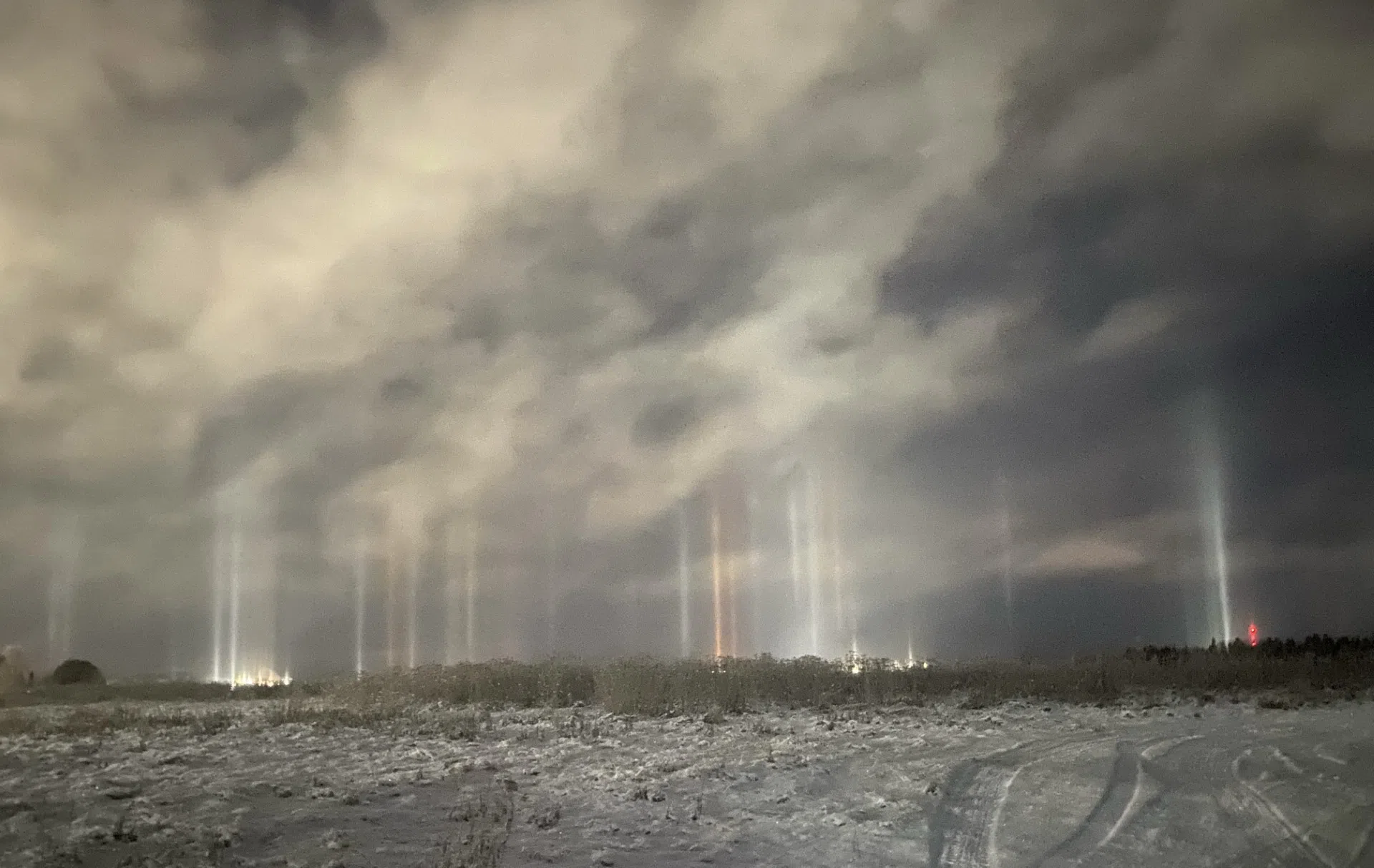 Light Pillars in Dryden