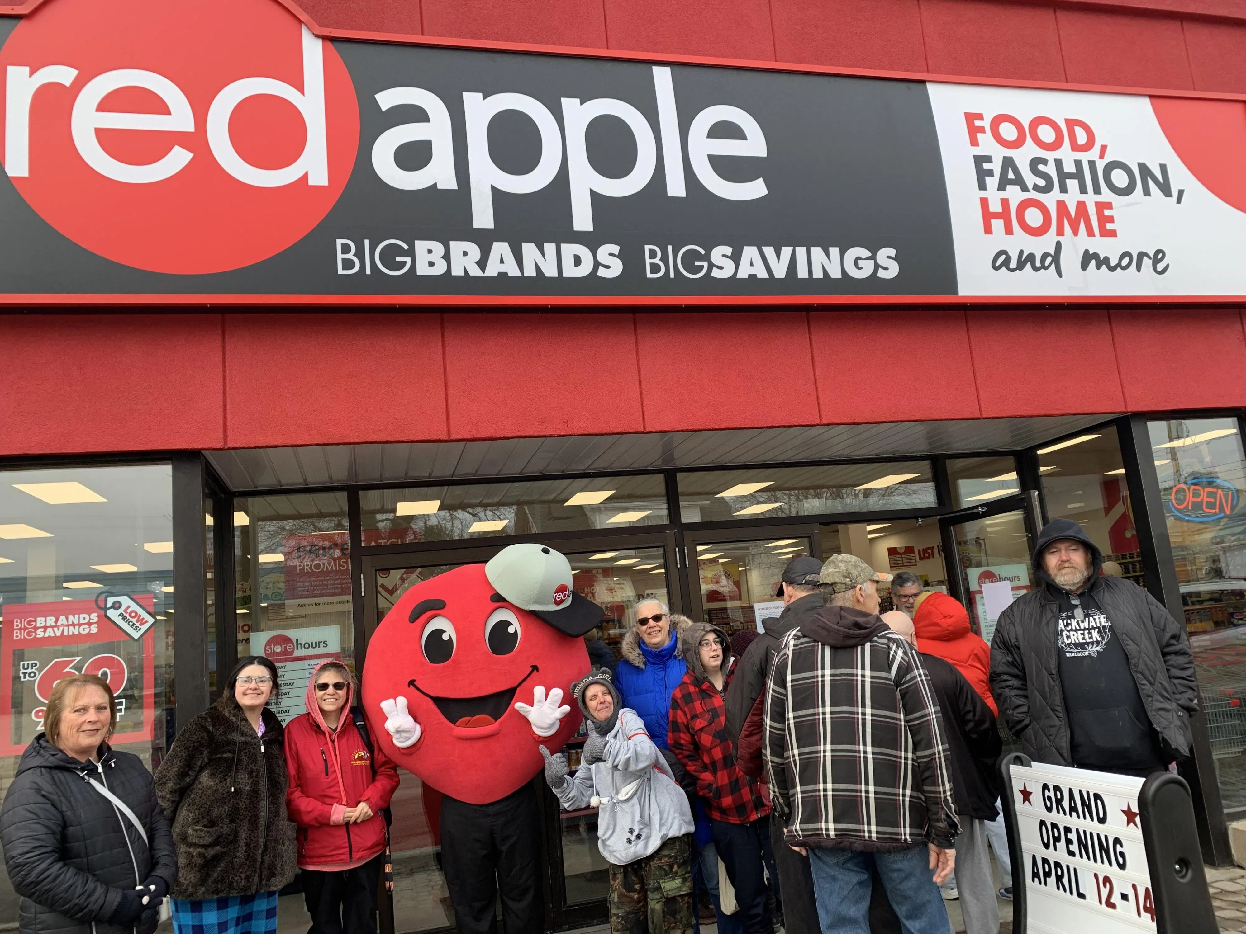 Red Apple Is Back In Sioux Lookout!